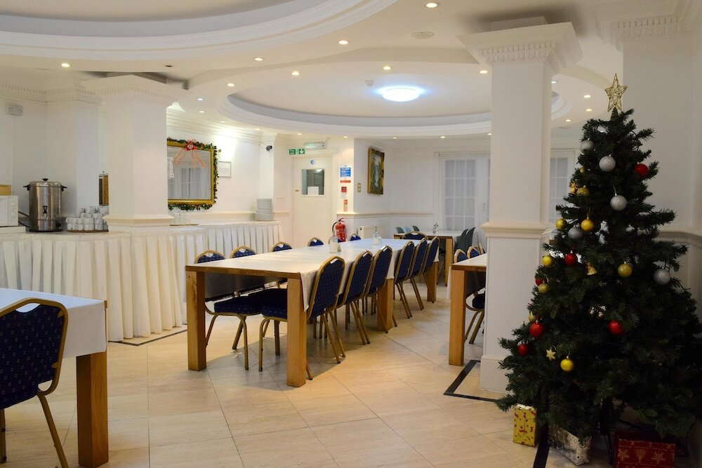 Фото Pembridge Palace Hotel