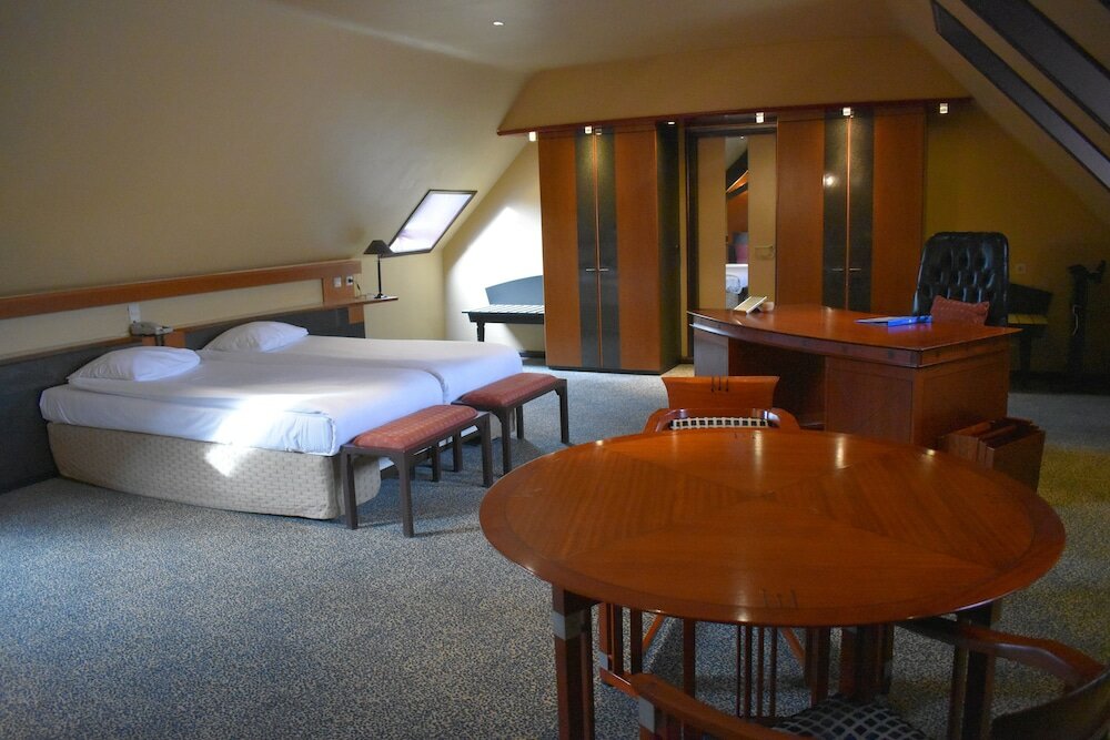 Фото Fletcher Hotel-Restaurant Kasteel Erenstein