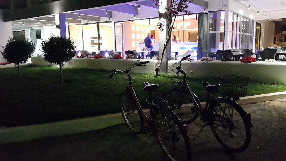 Фото Cosmopolitan Hotel