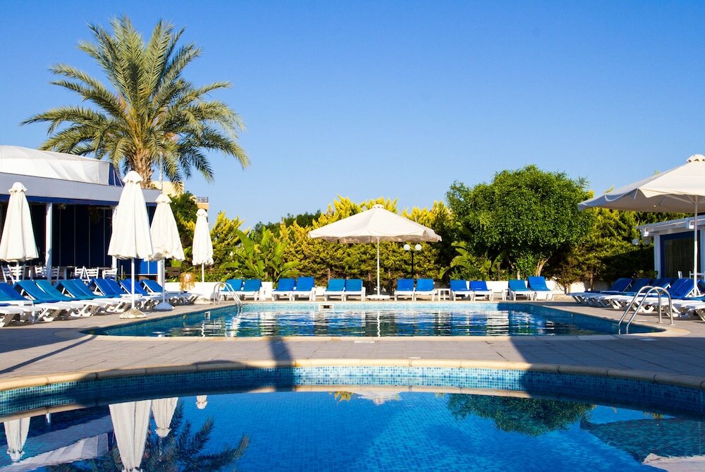 Фото отеля 2