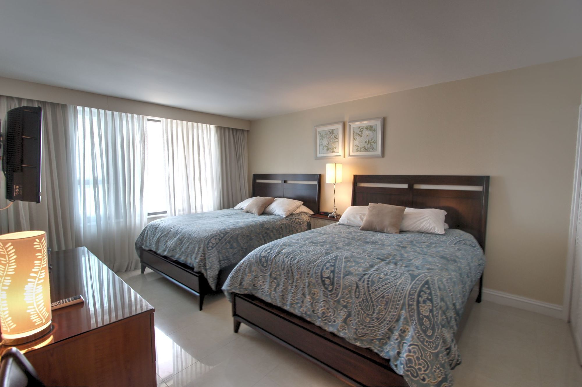 Фото Private Apartments by Vacations On Miami Beach