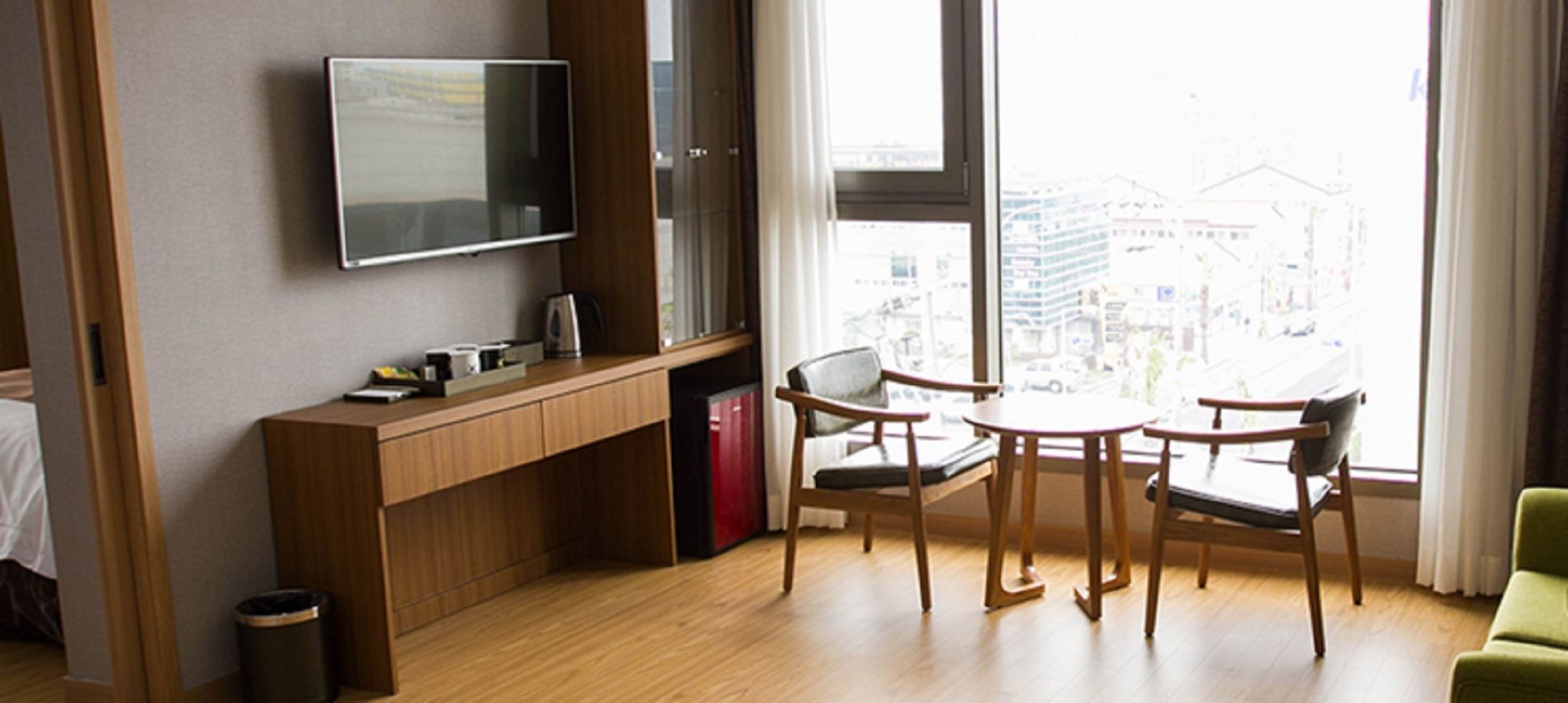 Фото Black Sands Hotel