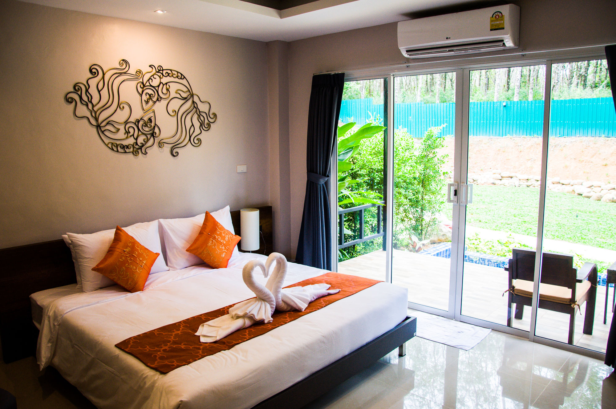 Фото Chomphu Resort