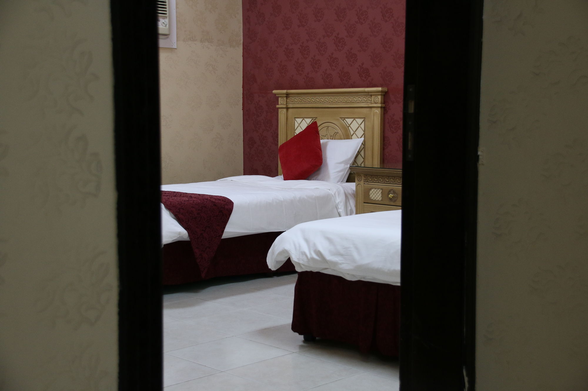 Фото Dorar Darea Hotel Apartments - Al Mughrizat