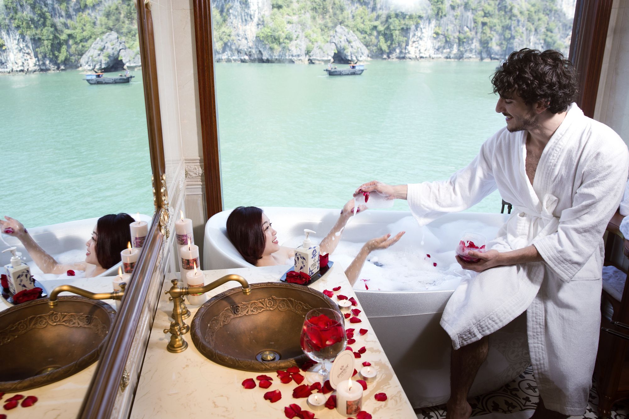 Фото Emperor Cruise Ha Long