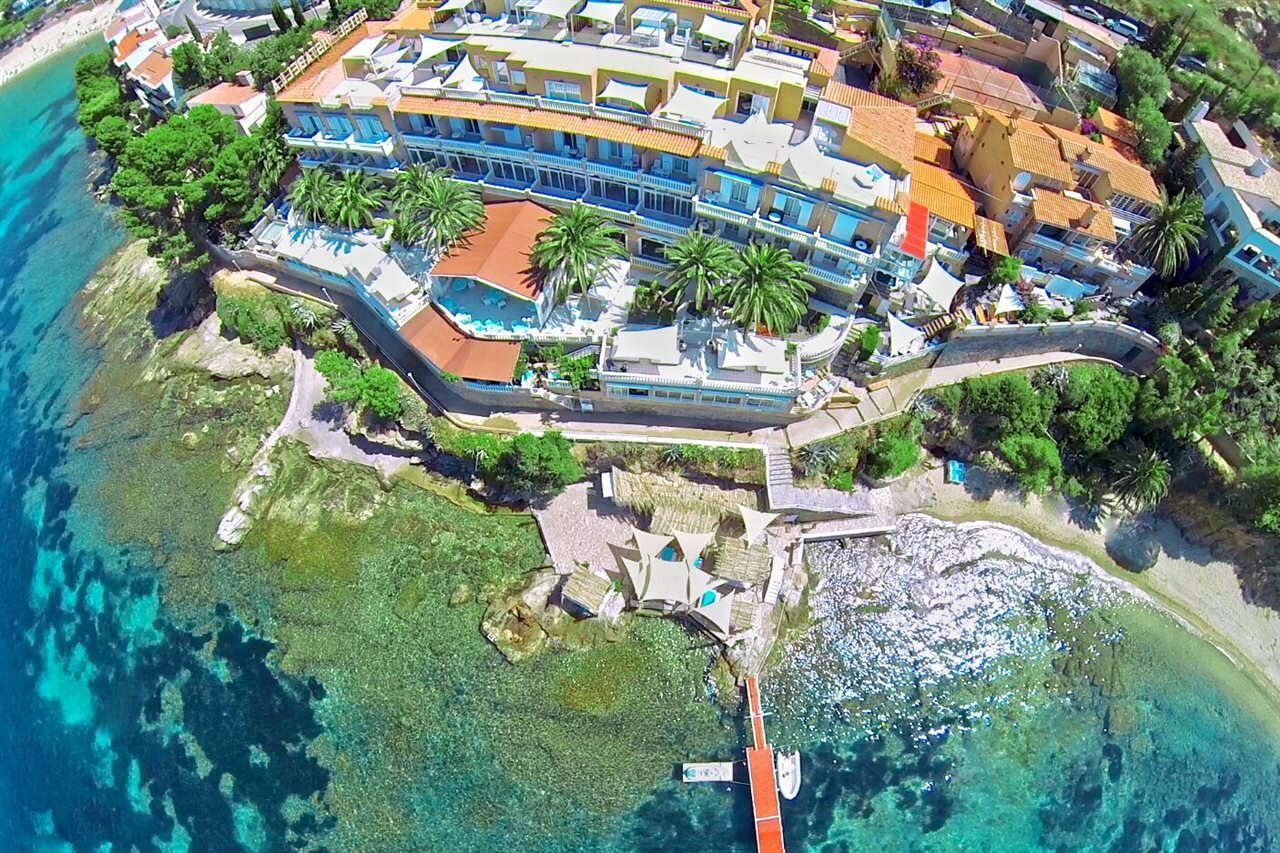 Фото отеля 1