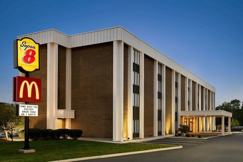 Гостиница Super 8 by Wyndham Liverpool/Syracuse North Airport