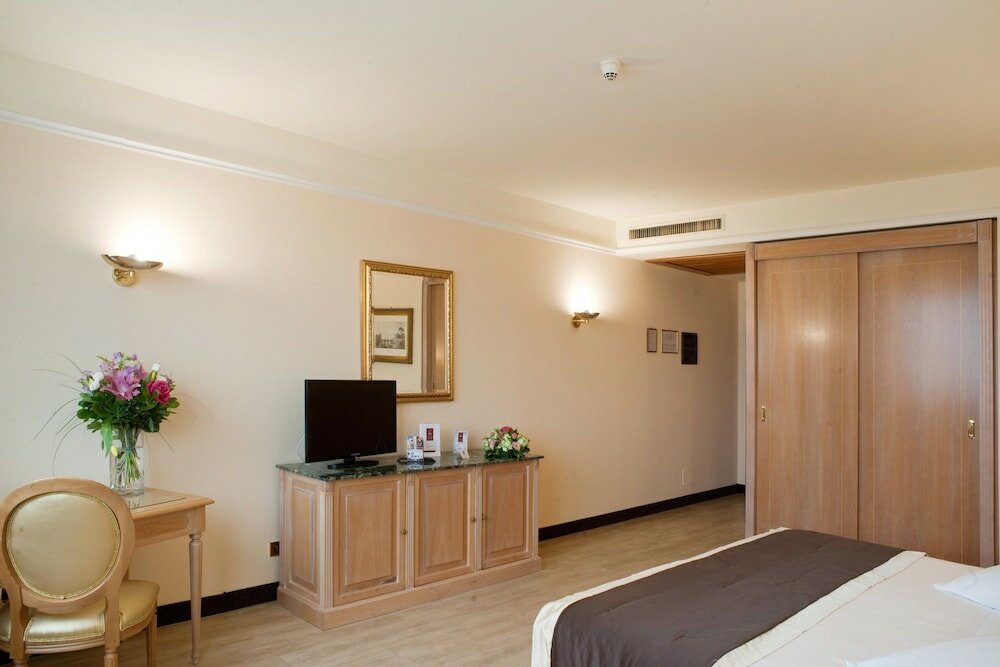 Фото Shg Hotel De La Ville