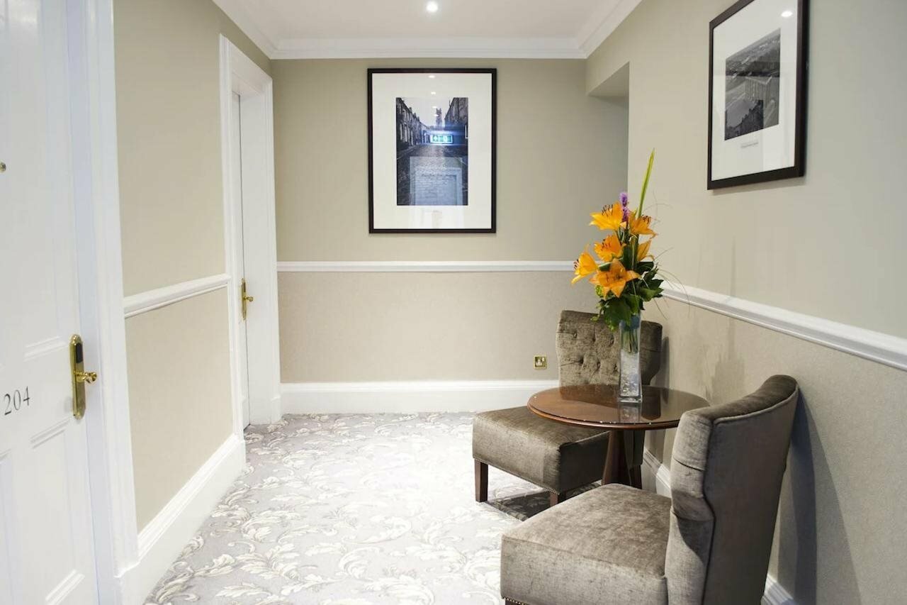 Фото The Bonham Hotel