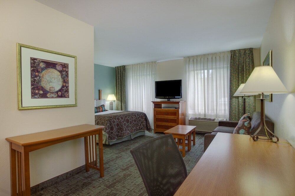 Фото Staybridge Suites Corning, an Ihg Hotel