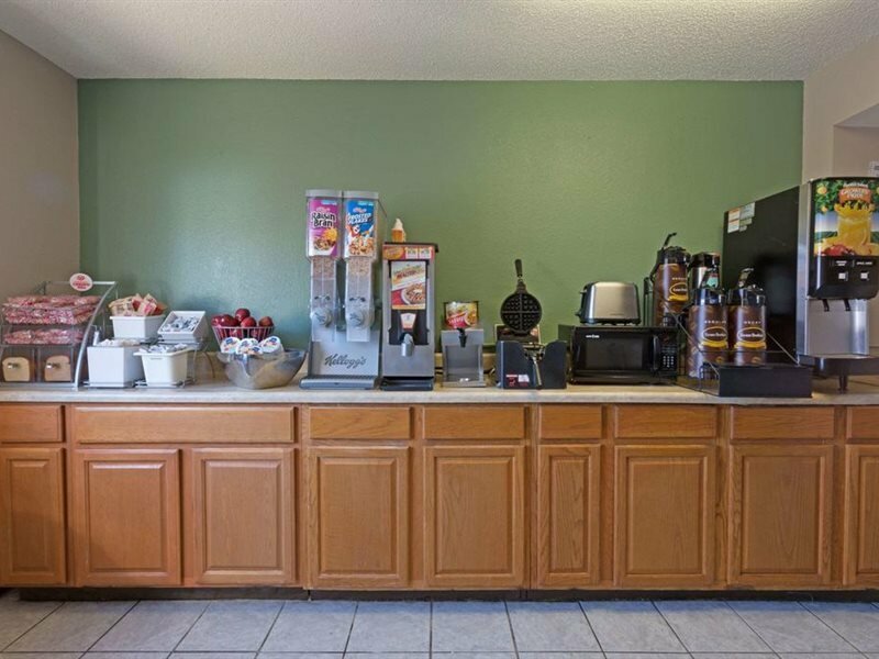 Фото Super 8 by Wyndham Richmond Midlothian Turnpike