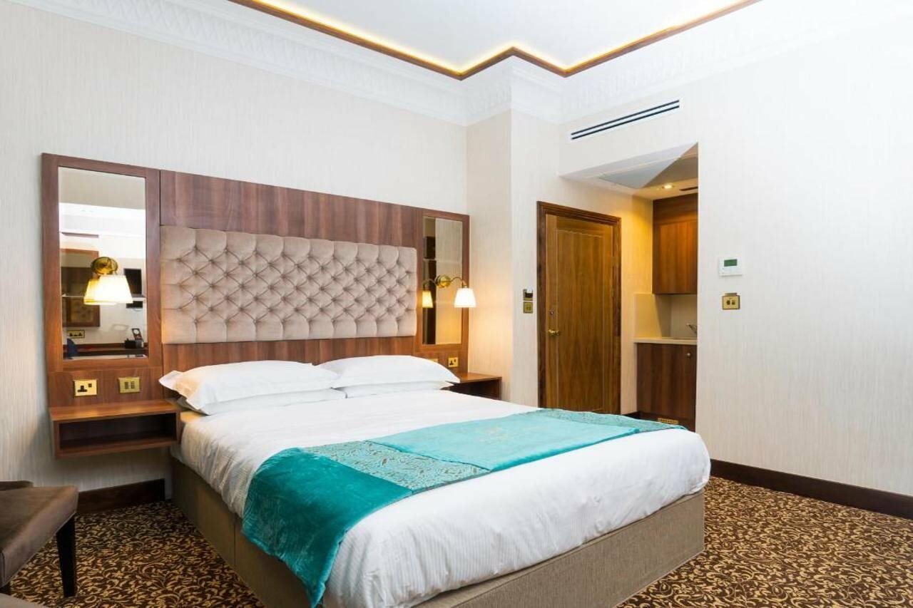 Фото отеля 2