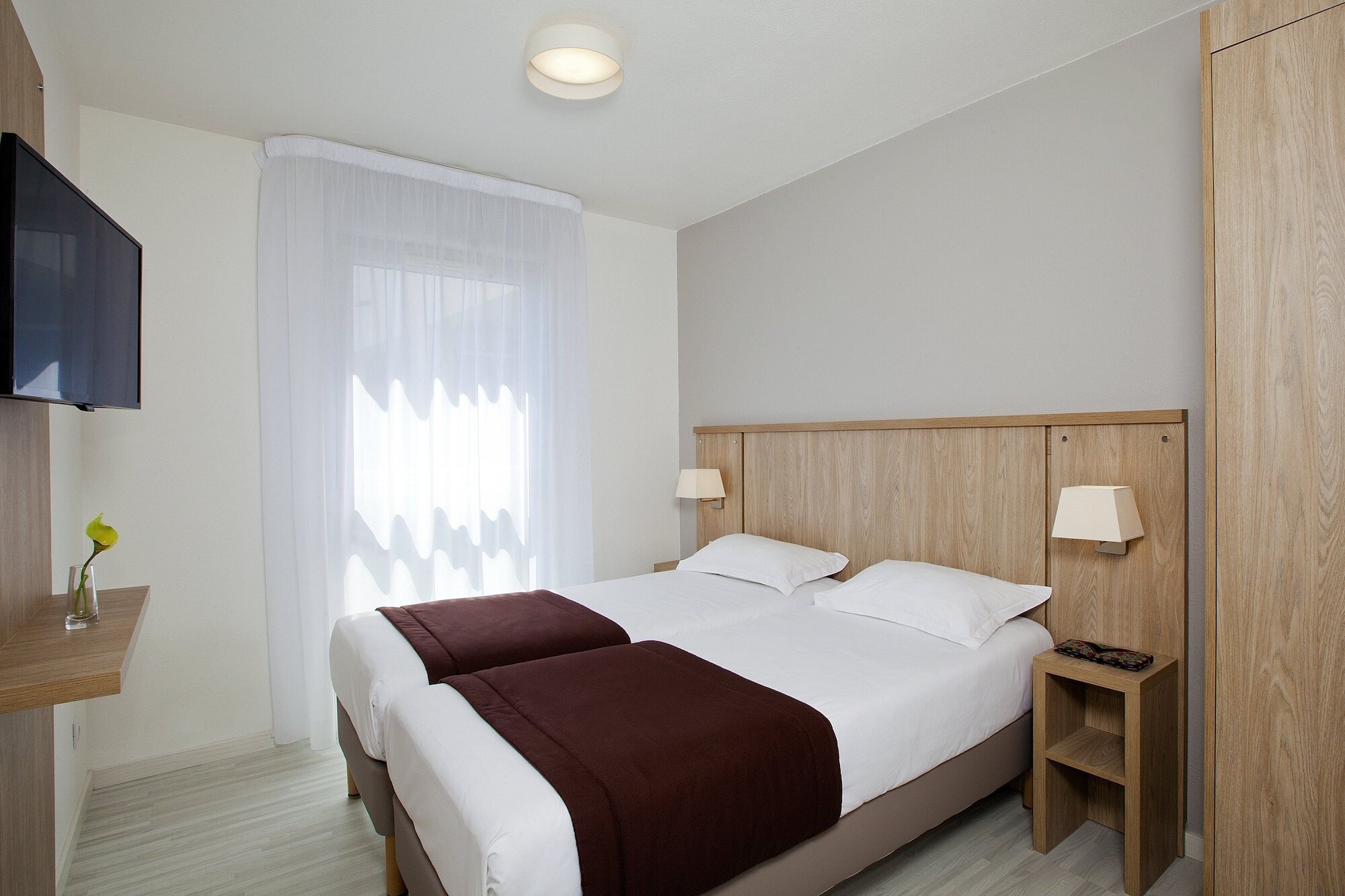 Фото Residhome Appart Hotel Lyon Gerland