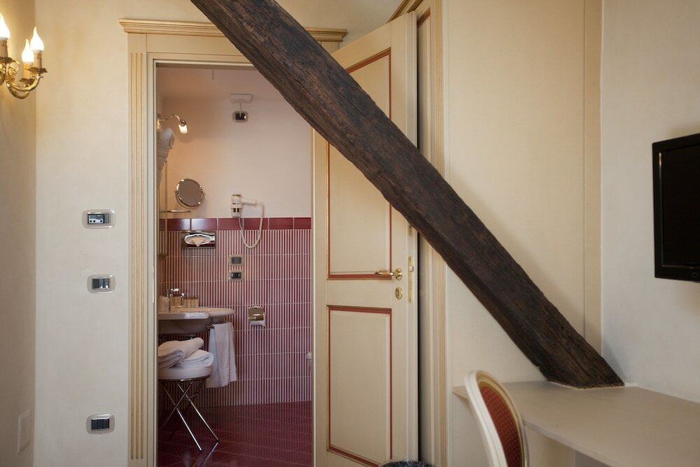 Фото Hotel Cavour