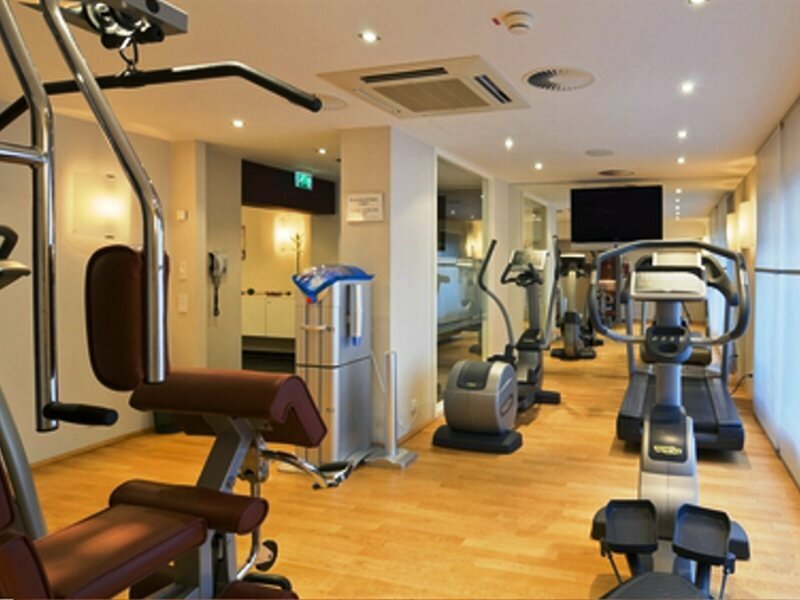 Фото DoubleTree by Hilton Hannover Schweizerhof