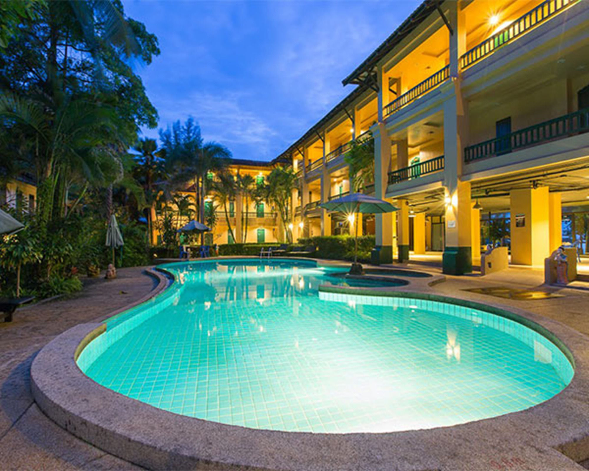 Фото отеля 1