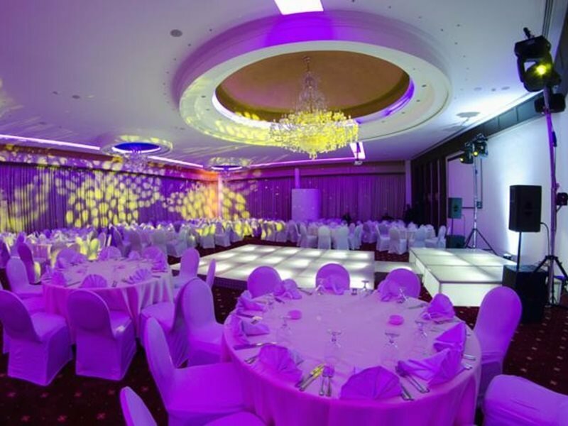 Фото Meneur Hotel