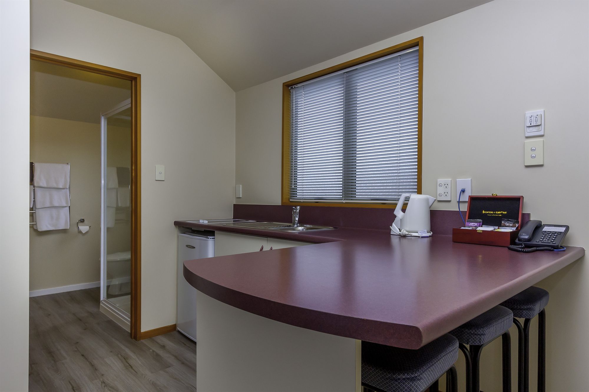 Фото Deans Bush Motel