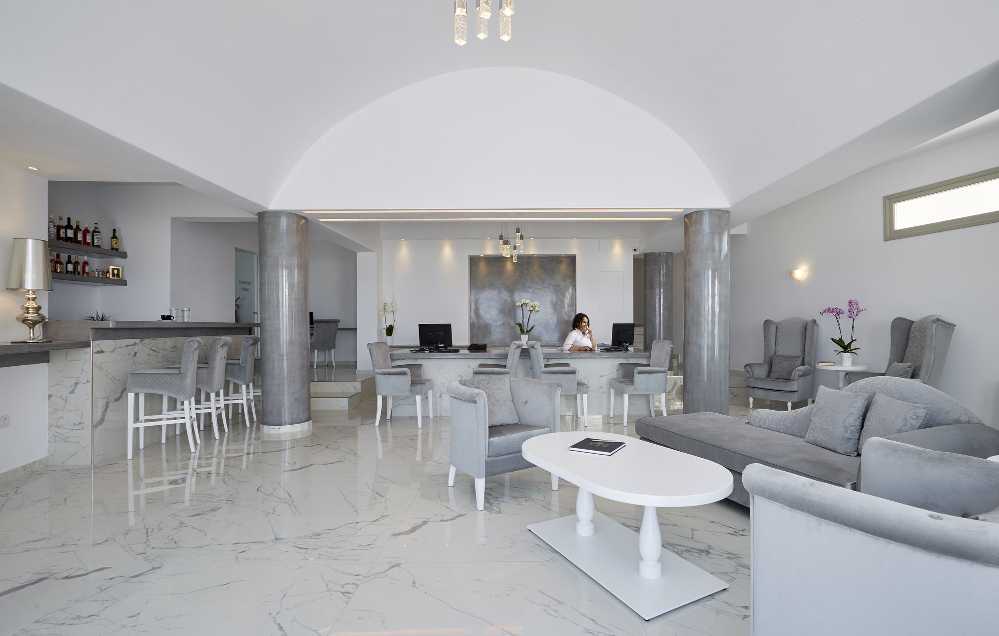 Фото Aperanto Suites