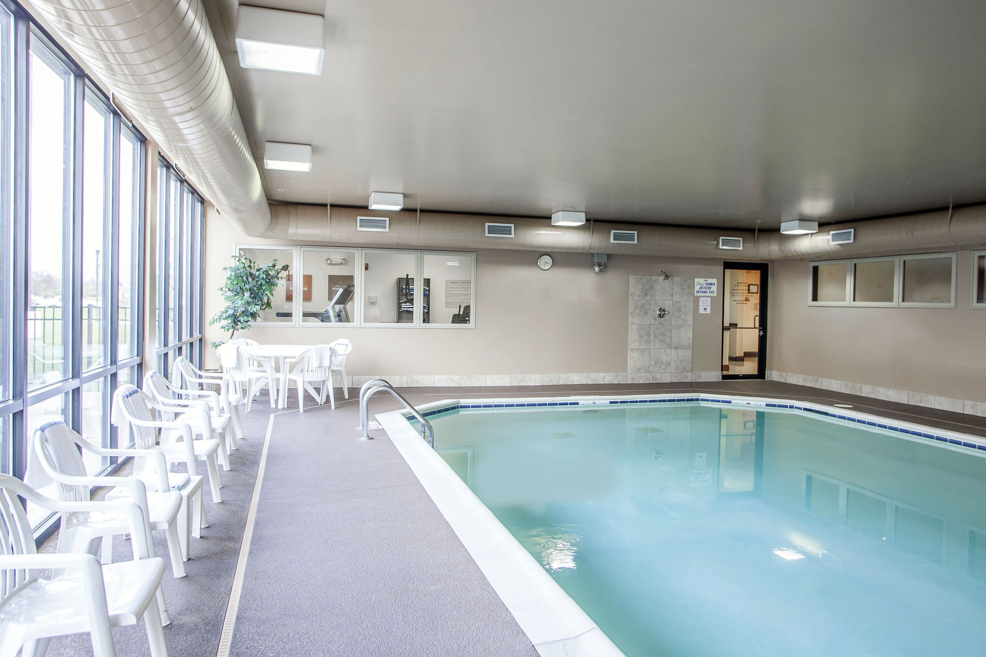 Фото Comfort Suites Elgin