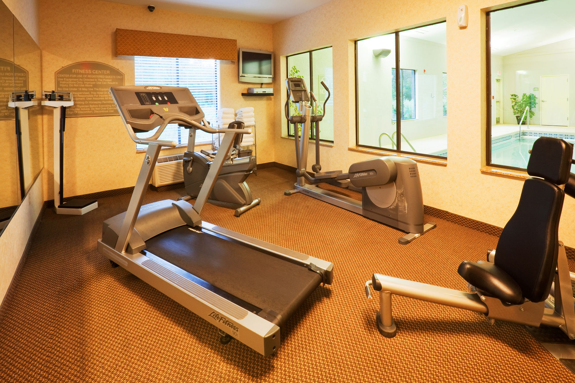 Фото Holiday Inn Express Hotel & Suites Muskogee, an Ihg Hotel