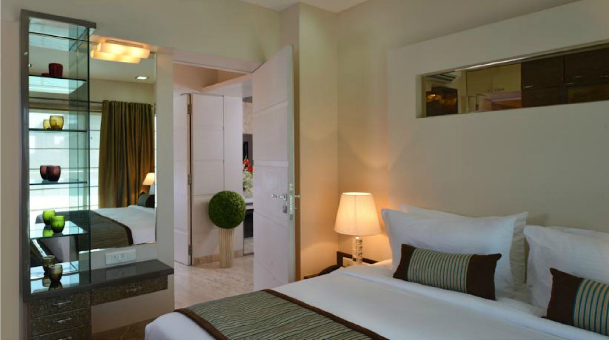 Фото Residency Sarovar Portico Mumbai