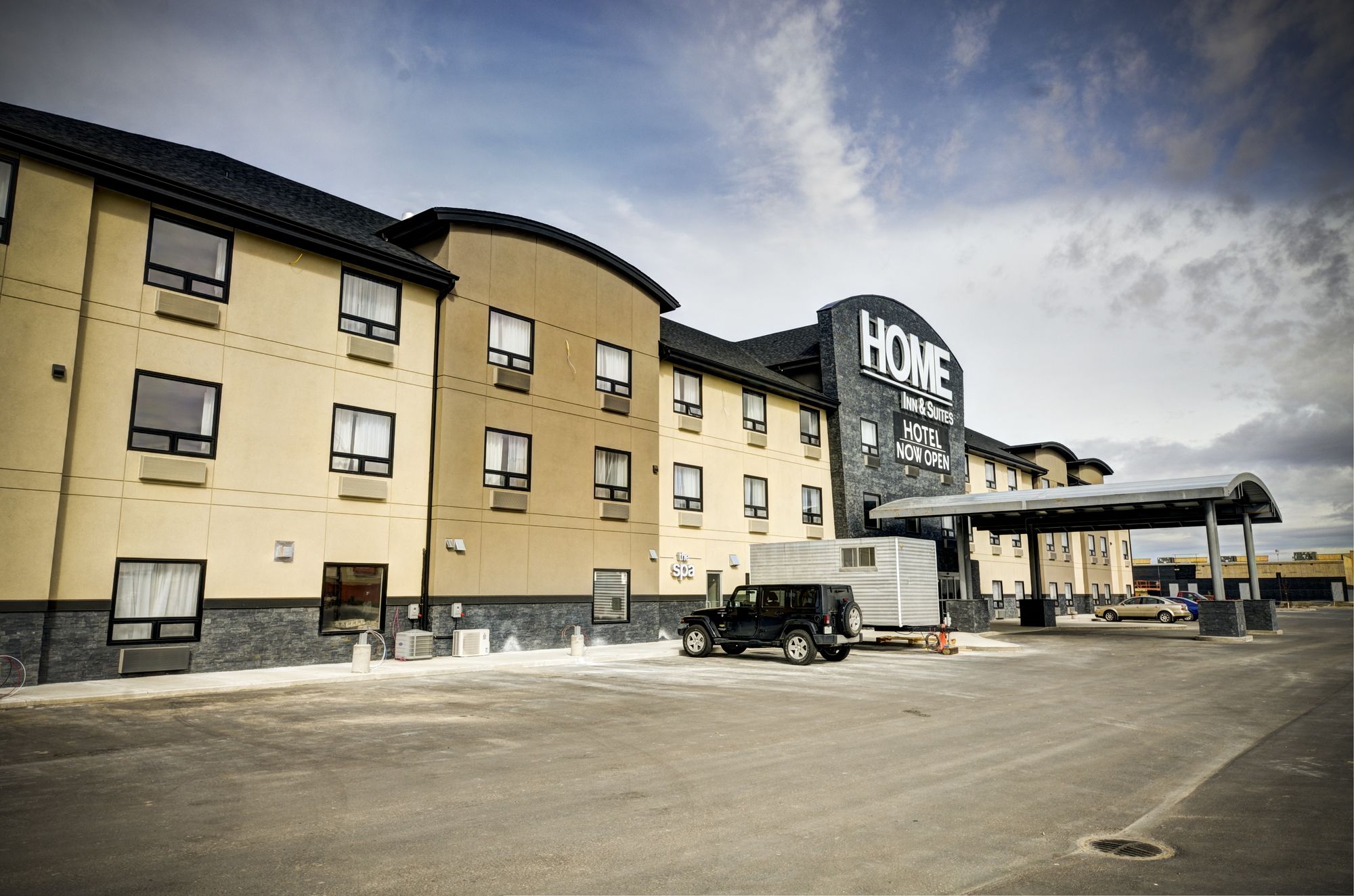Фото Home Inn & Suites Swift Current