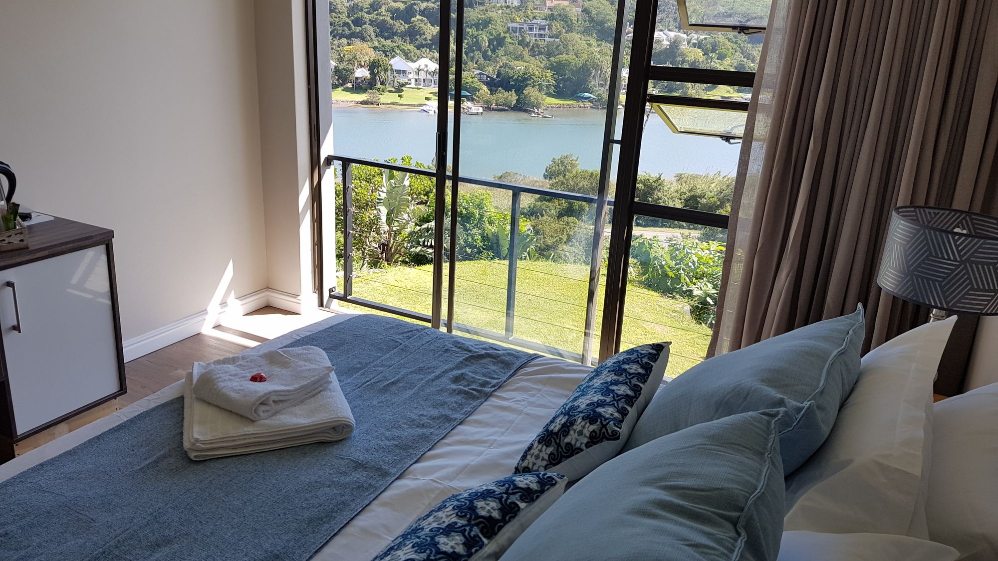 Фото Riverview Guesthouse