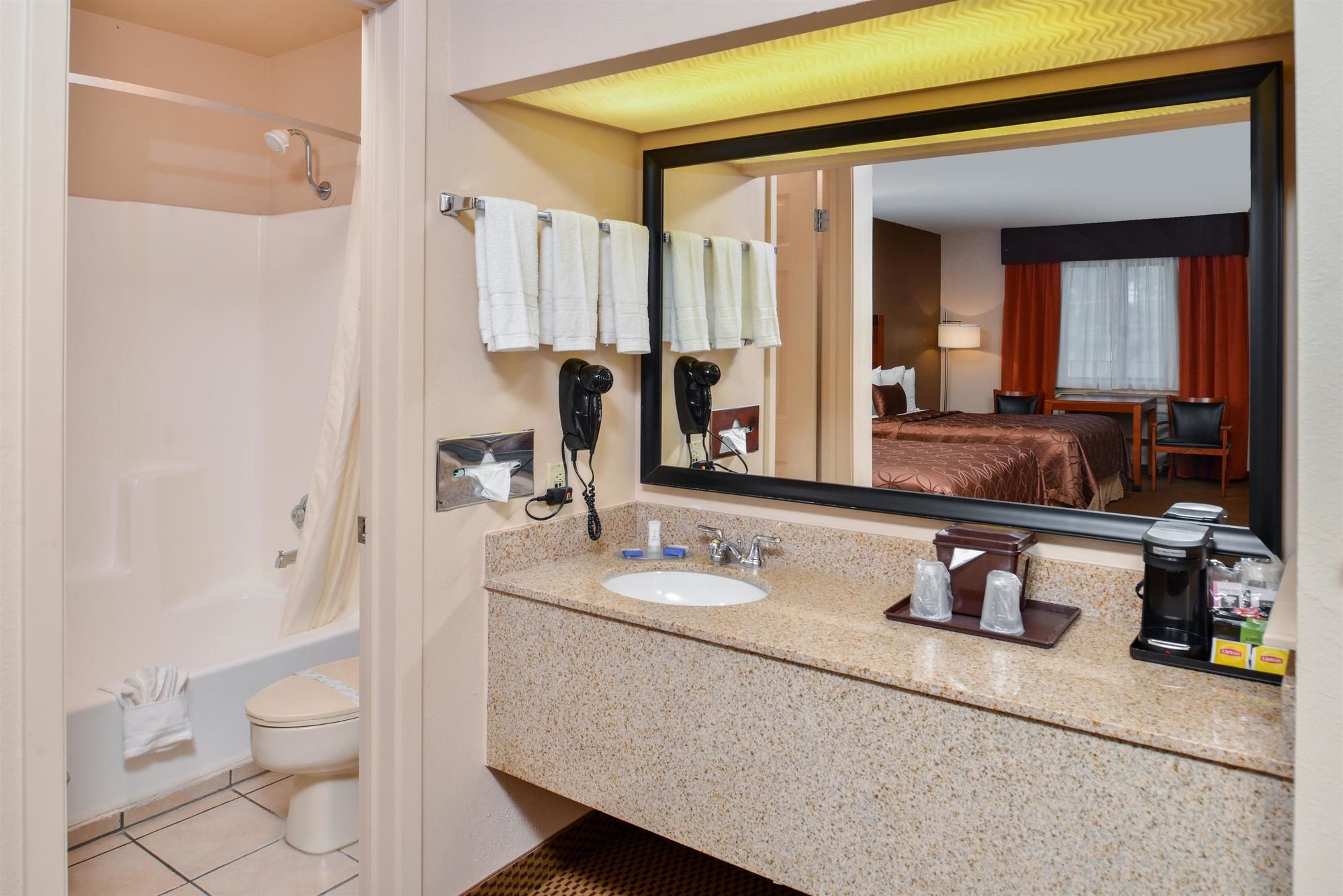 Фото Best Western Executive Inn