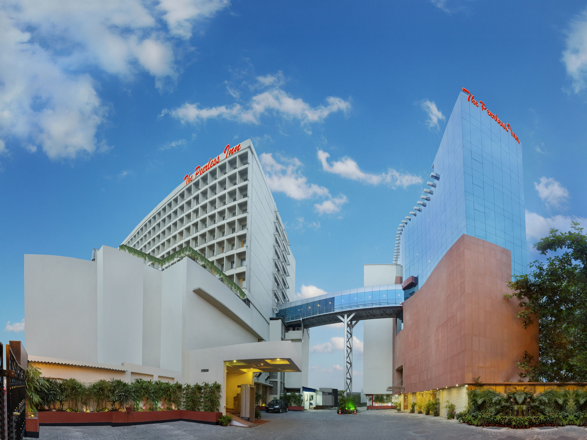 Фото Peerless Hotel Kolkata