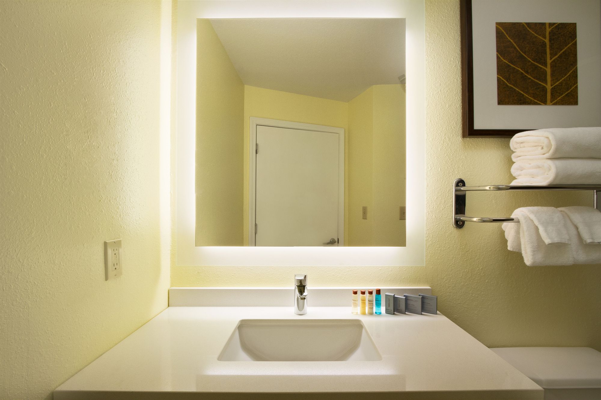 Фото MainStay Suites Chicago Schaumburg