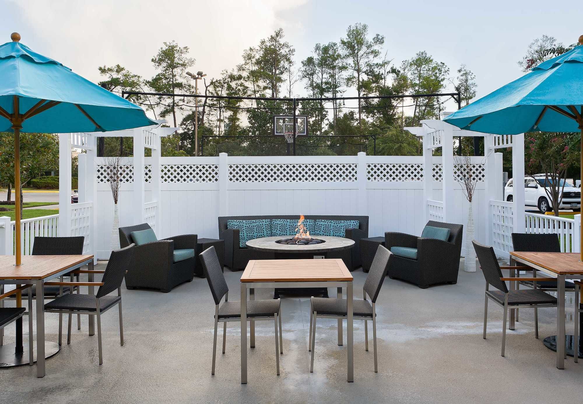 Фото Residence Inn Houston The Woodlands Lake Front Circle