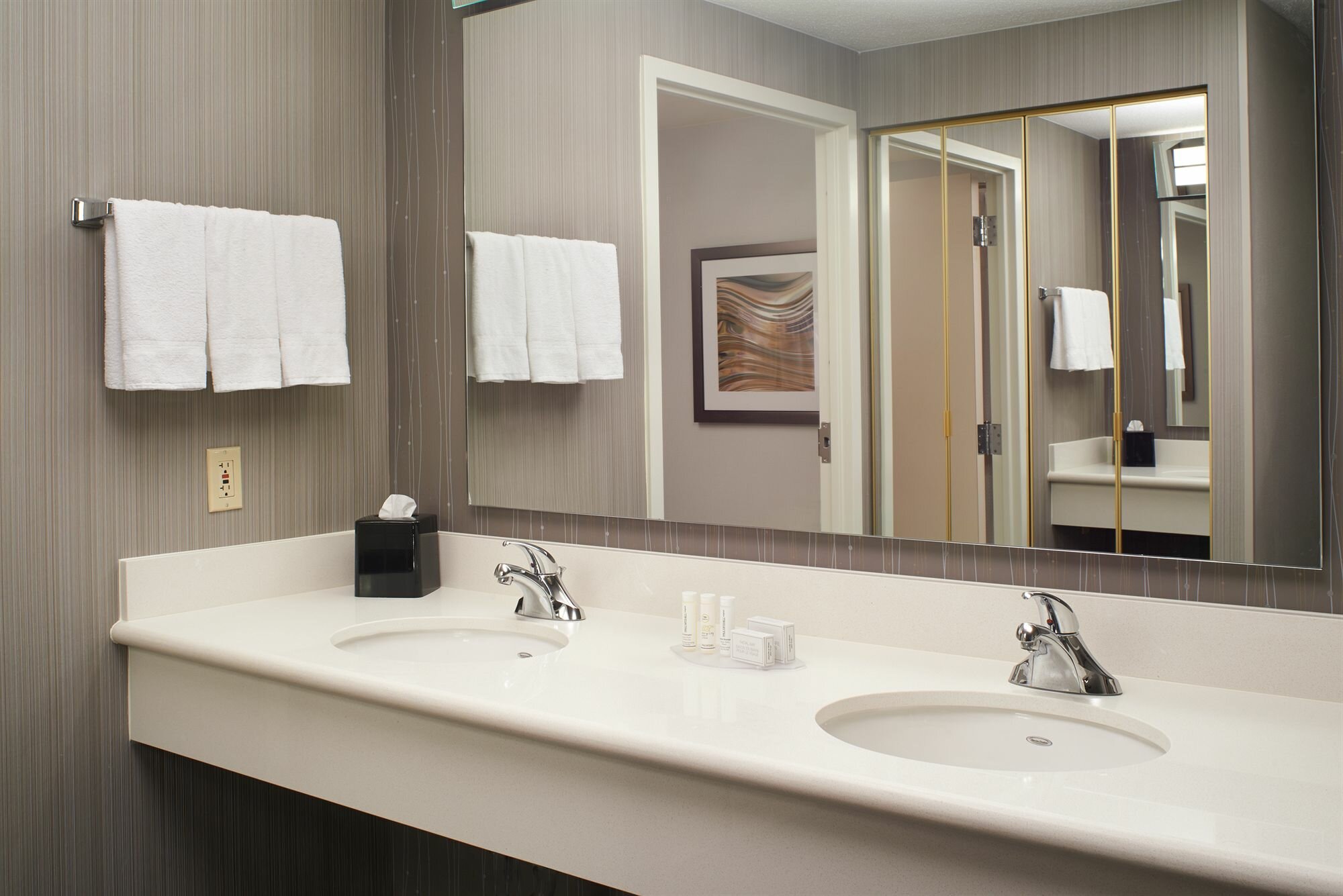 Фото Courtyard by Marriott Cincinnati-Covington