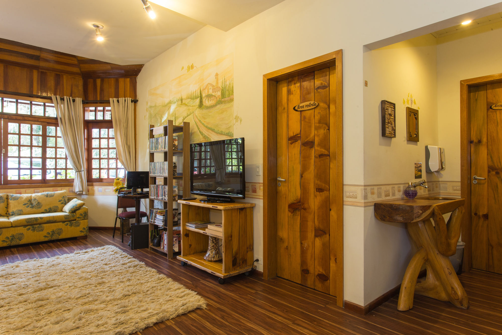 Фото Pousada La Toscana