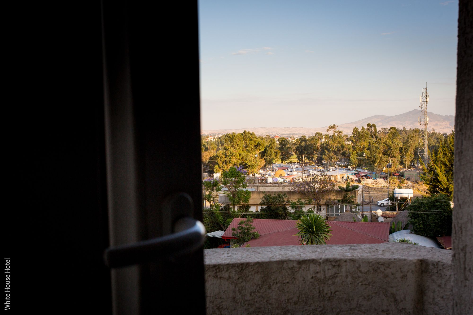 Фото White House Addis Hotel