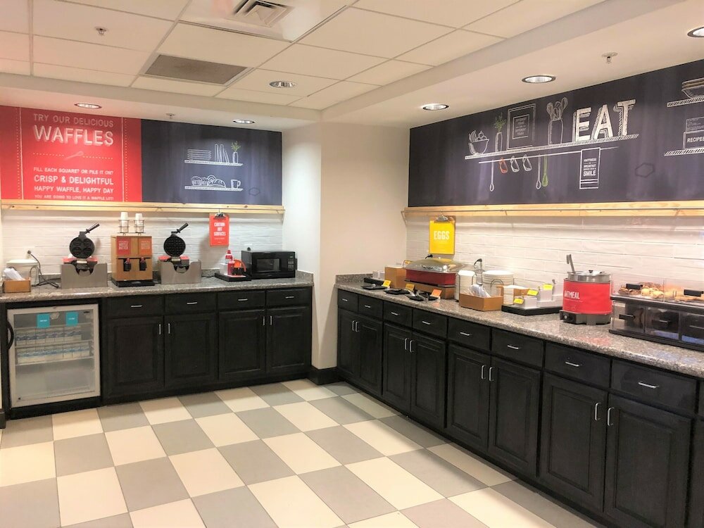 Фото Hampton Inn & Suites Norfolk-Airport