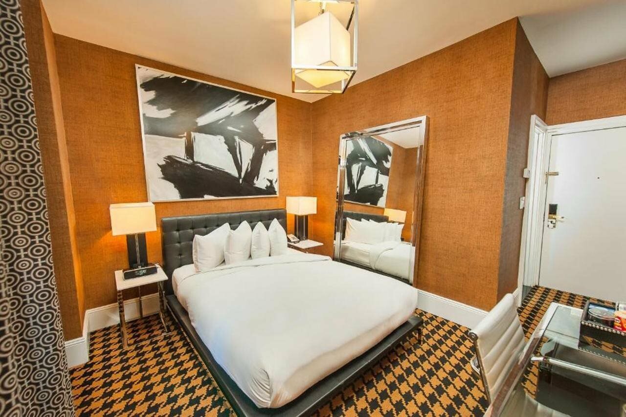 Фото Ameritania Hotel at Times Square