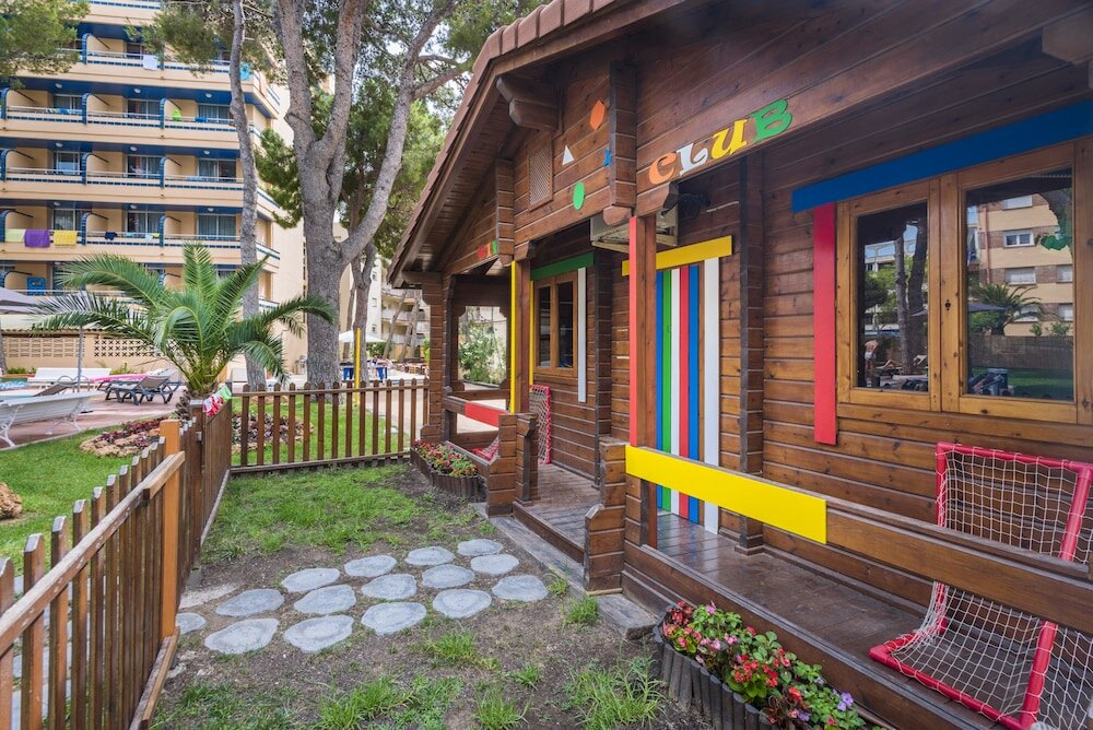 Фото отеля 2