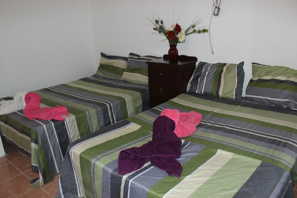 Фото Bachelor Inn Hotel