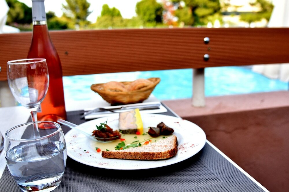 Фото The Originals Montpellier Sud Le Mas de Grille