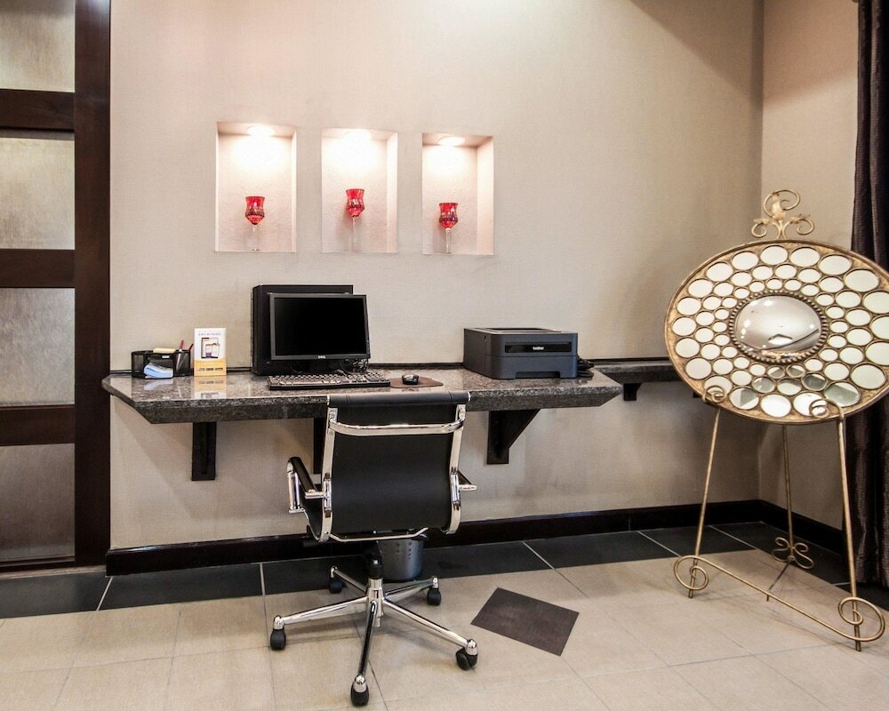 Фото Comfort Suites Pecos