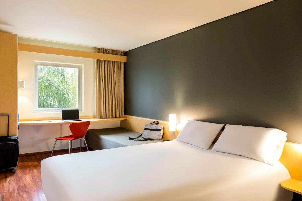 Фото Ibis Monterrey Valle