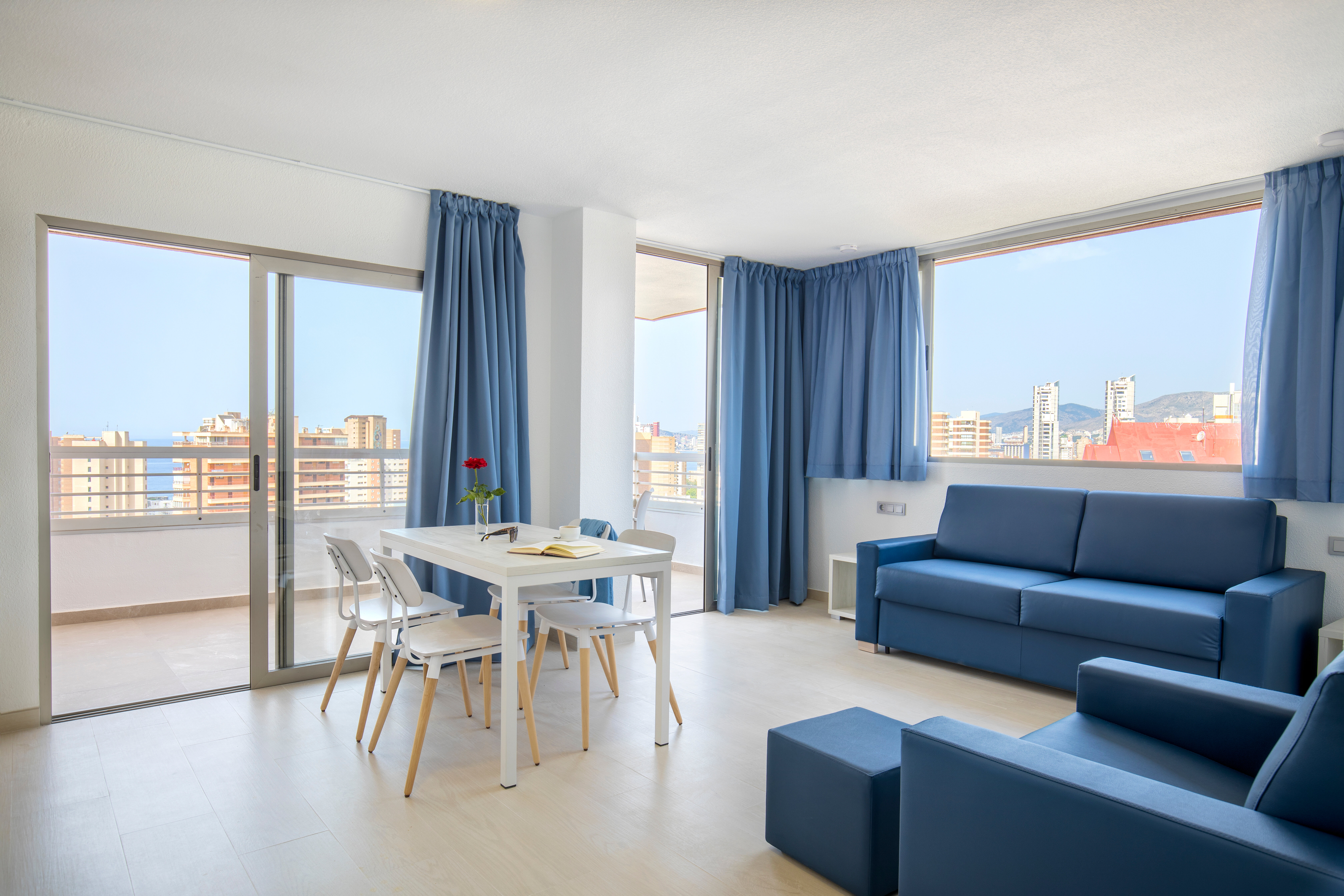 Фото Aparthotel BCL Levante Lux