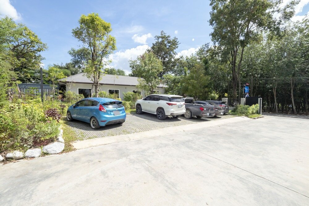 Фото Oyo 75378 Thawapee Resort