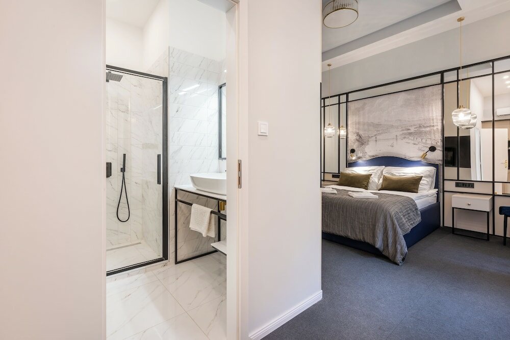 Фото Astoria Boutique Suites by BQA