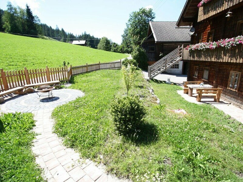 Гостиница Sprawling Mansion near Ski Area in Salzburg