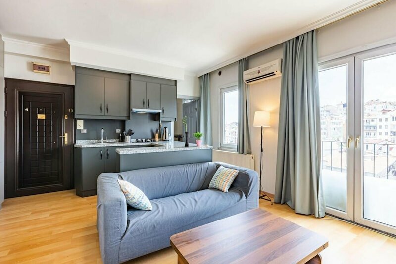 Апартаменты Central and Modern Flat With City View in Sisli в Шишли