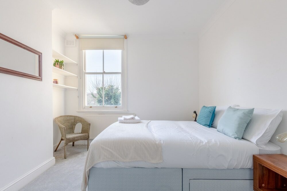 Фото Spacious 3 Bedroom Flat in Brixton