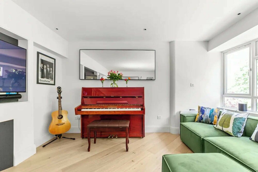 Фото Serene 3bd Flat, View of the Thames - Hammersmith