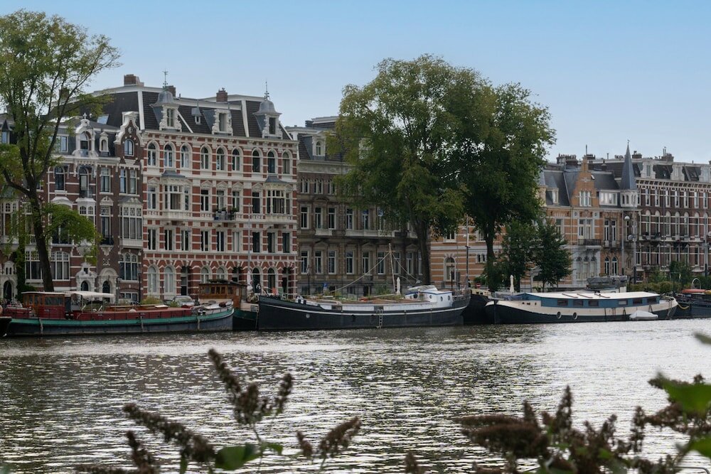 Фото Limehome Amsterdam Hemonystraat